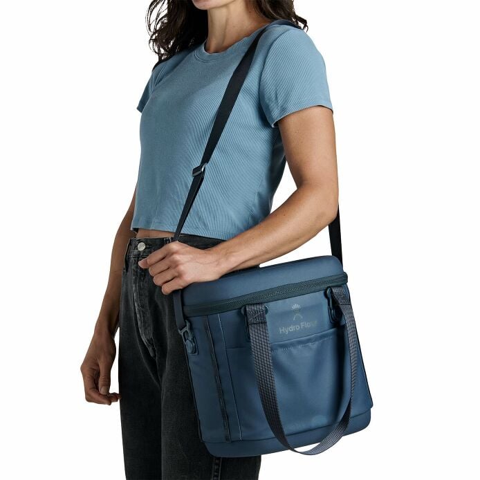 carryouttm-soft-cooler-10-l-v8 250815_hydro_s26_hb_14560_1_4.jpg