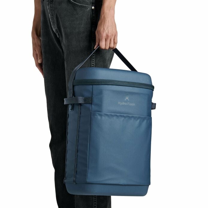carryouttm-backpack-22-l-d8 250815_hydro_s26_hb_14597_6.jpg