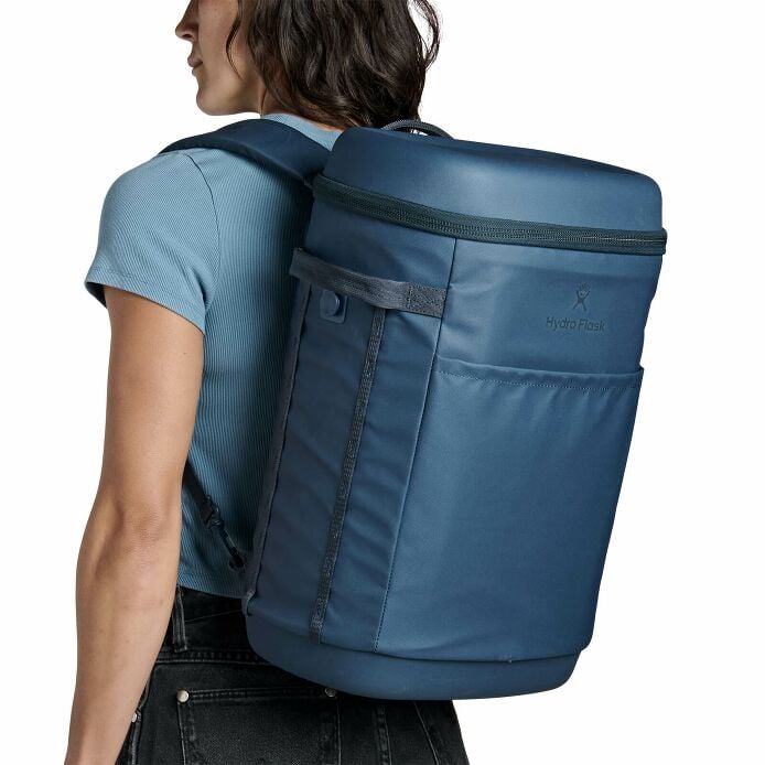 carryouttm-backpack-22-l-d8 250815_hydro_s26_hb_14605_7.jpg