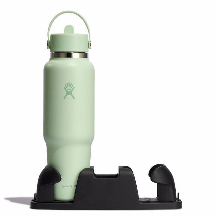 40-oz-travel-bottle-with-flex-straw-cap-r5 aloe-travel-bottle-in-cuplholder_3_3_1.jpg