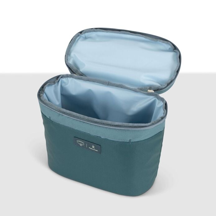 osprey-axis-x-hydro-flask-campus-essentials-bundle-l5 axisxhydroflask_s26_detail2_cascadeblue_10007249_1.jpg