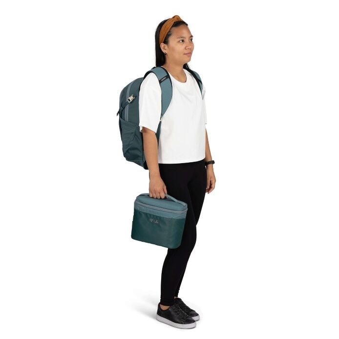 osprey-axis-x-hydro-flask-campus-essentials-bundle-l5 axisxhydroflask_s26_onbody1_cascadeblue_10007249_2.jpg
