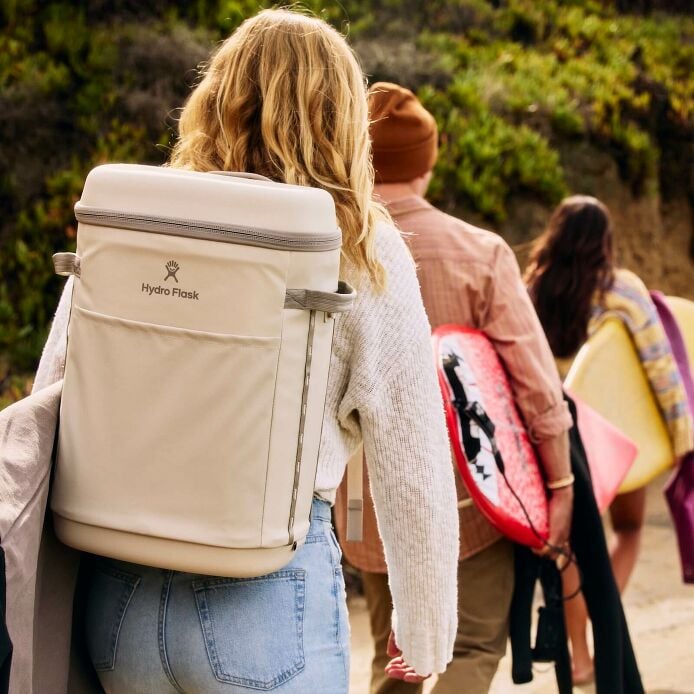carryouttm-backpack-22-l-d8 hf_carryout_bouwer_d1_l1_torrey_pines_lifestyle_0974_2.jpg