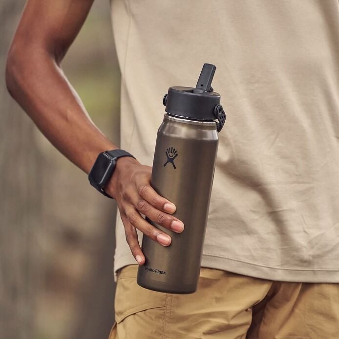 32-oz-lightweight-flex-straw-bottle-u7 hf_s26_lightweight_mcinnis_6345_2_3.jpg