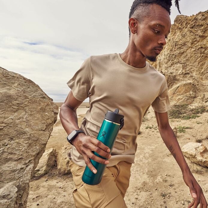 24-oz-lightweight-flex-straw-bottle-x3 hf_s26_lightweight_mcinnis_6828_4.jpg