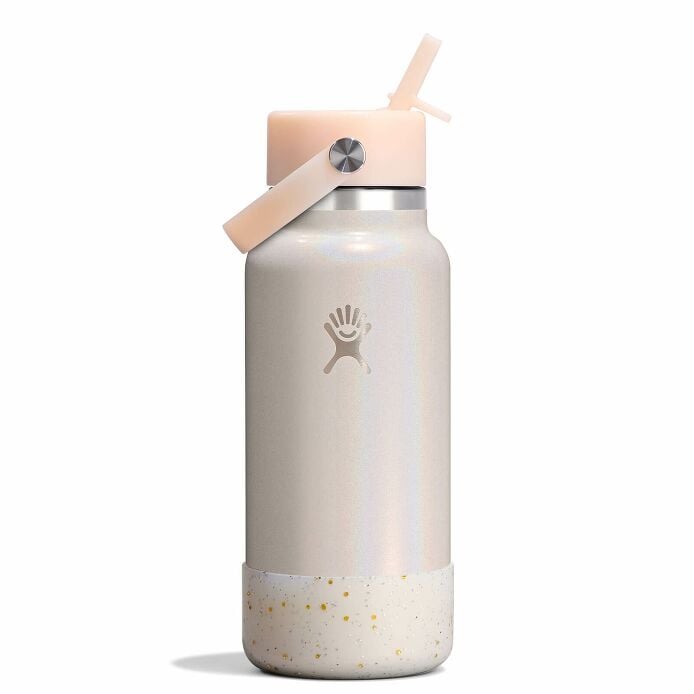medium-boot-o9 le-f25w32-g-32-oz-wide-flex-straw-cap-glimmer-cream-straight-withboot_1_1_1.jpg